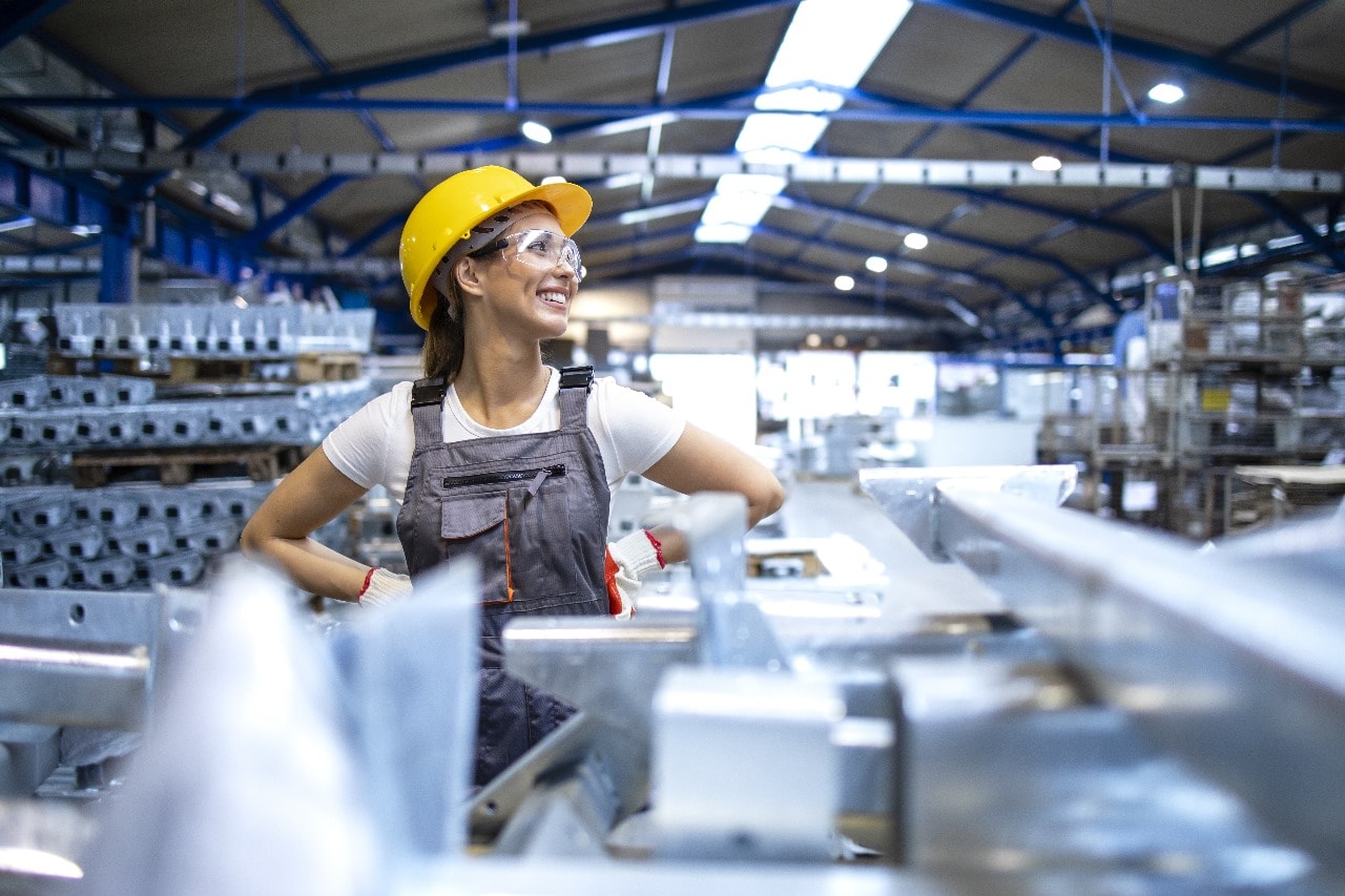 Main Banner of girl working